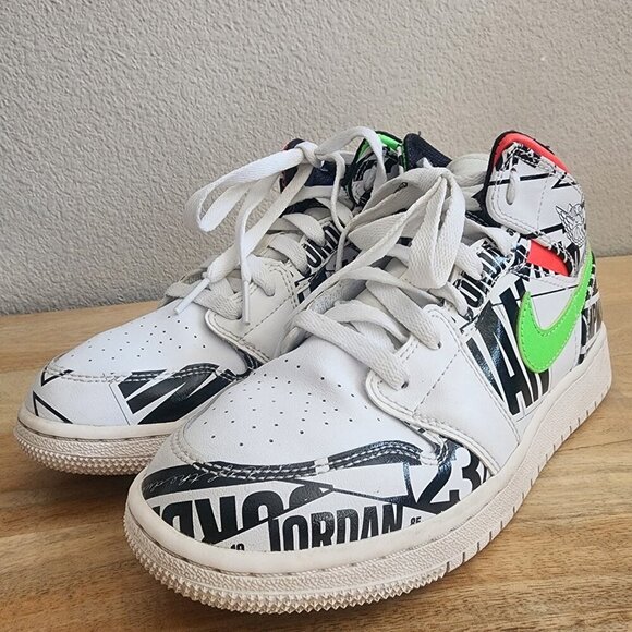 Nike Air Jordan 1 Mid All Over Print Logos Boys Size 4Y 554724-119 - Picture 10 of 13